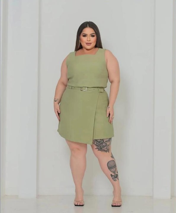 Conjunto de alfaiataria verde militar